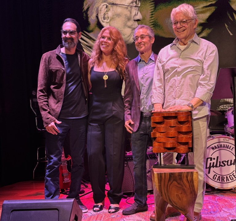 Legendary Artist Steve Miller Honored With Les Paul Spirit Award ...